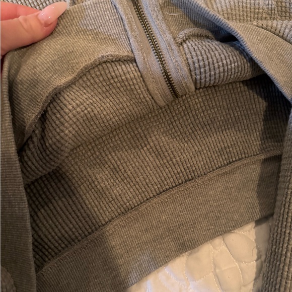 URBAN OUTFITTERS WAFFLE KNIT CROPPED JACKET - Picture 3 of 6